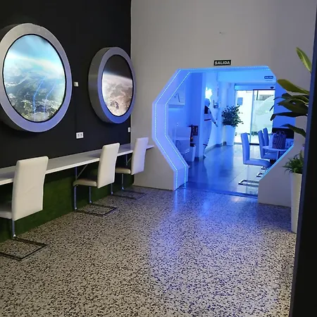 Capsule 2* Valencia
