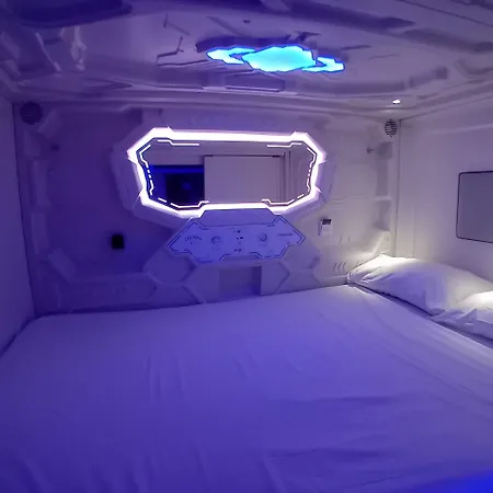 Capsule 2* Valencia