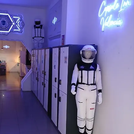 Kapselhotel Capsule 2*